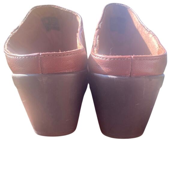 Clarks Collection Women’s Brown Leather Slip On Mules Comfort Clogs Size 10 - Picture 3 of 7